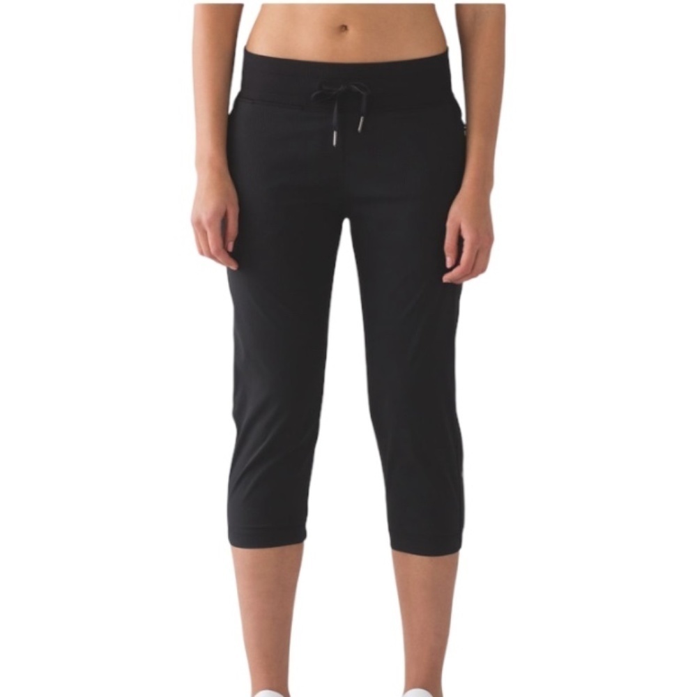 Lululemon Dance Studio Crop Unlined 20” Black Size 2